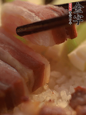 轉(zhuǎn)小火，繼續(xù)蓋蓋子燜2-3分鐘。