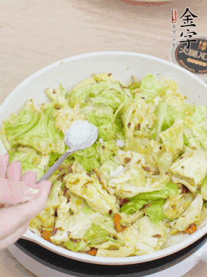 一點(diǎn)鹽、糖調(diào)味。