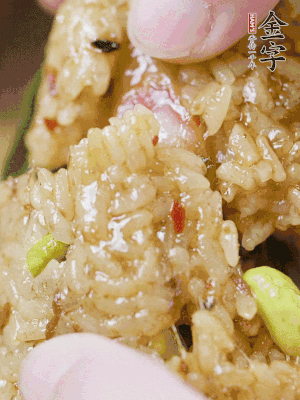 冷水下鍋煮3-4小時(shí)。