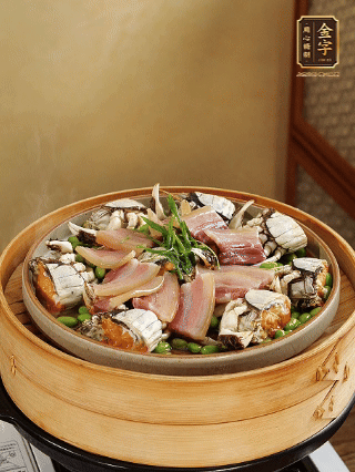 上鍋蒸15分鐘后，放蔥絲，潑熱油